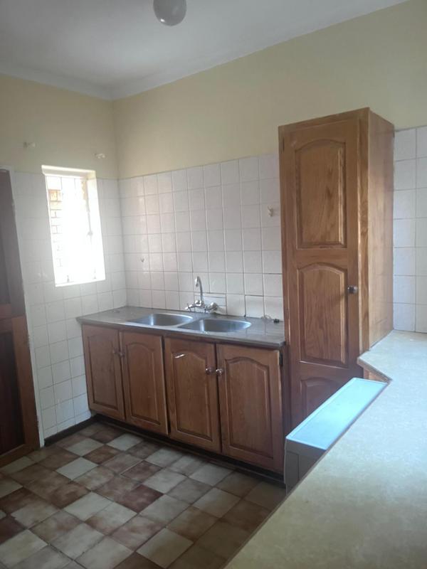 To Let 4 Bedroom Property for Rent in Riviera Park North West